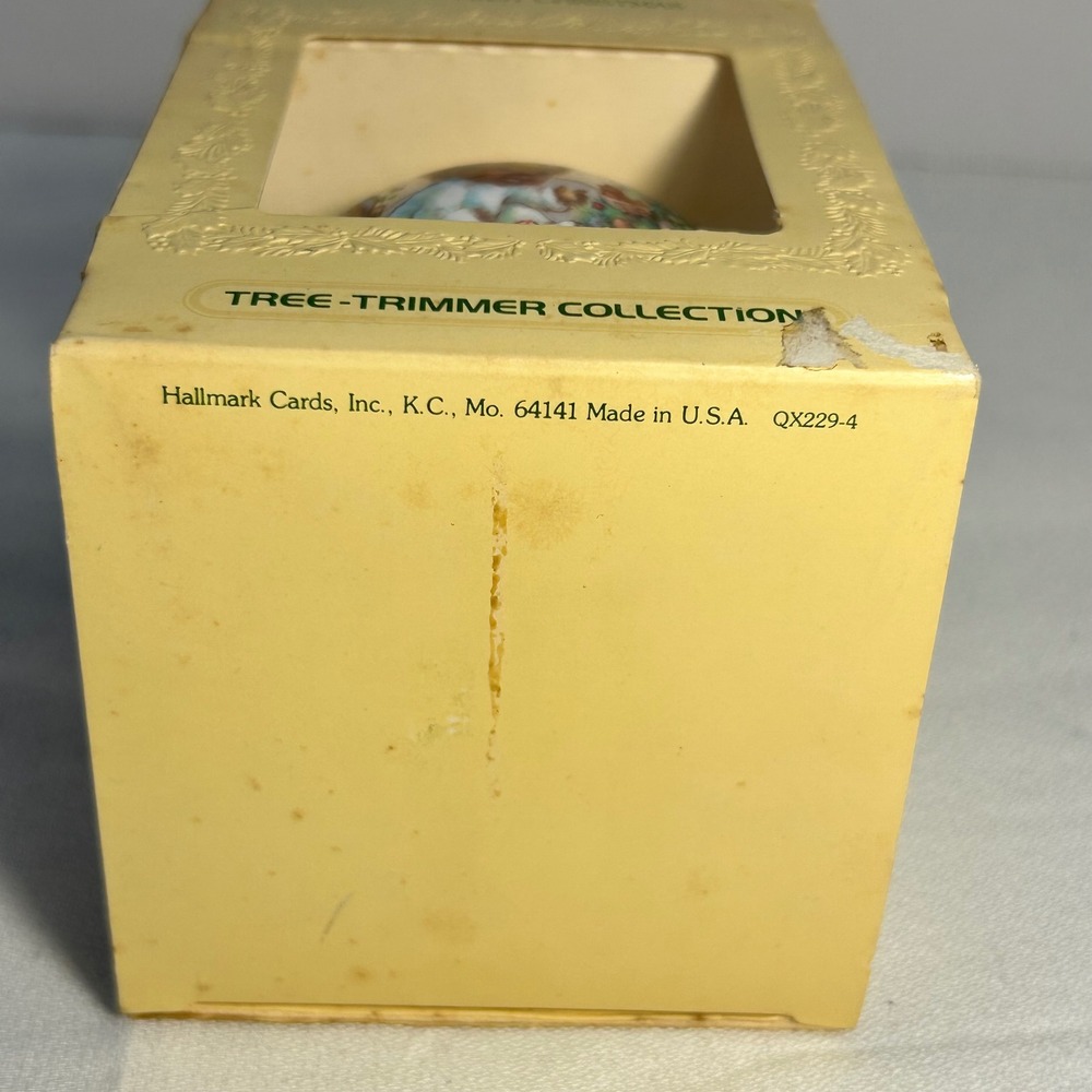 Hallmark Satin Ornament Baby's First Christmas 1980 Tree Trimmer Collection - Picture 6 of 6